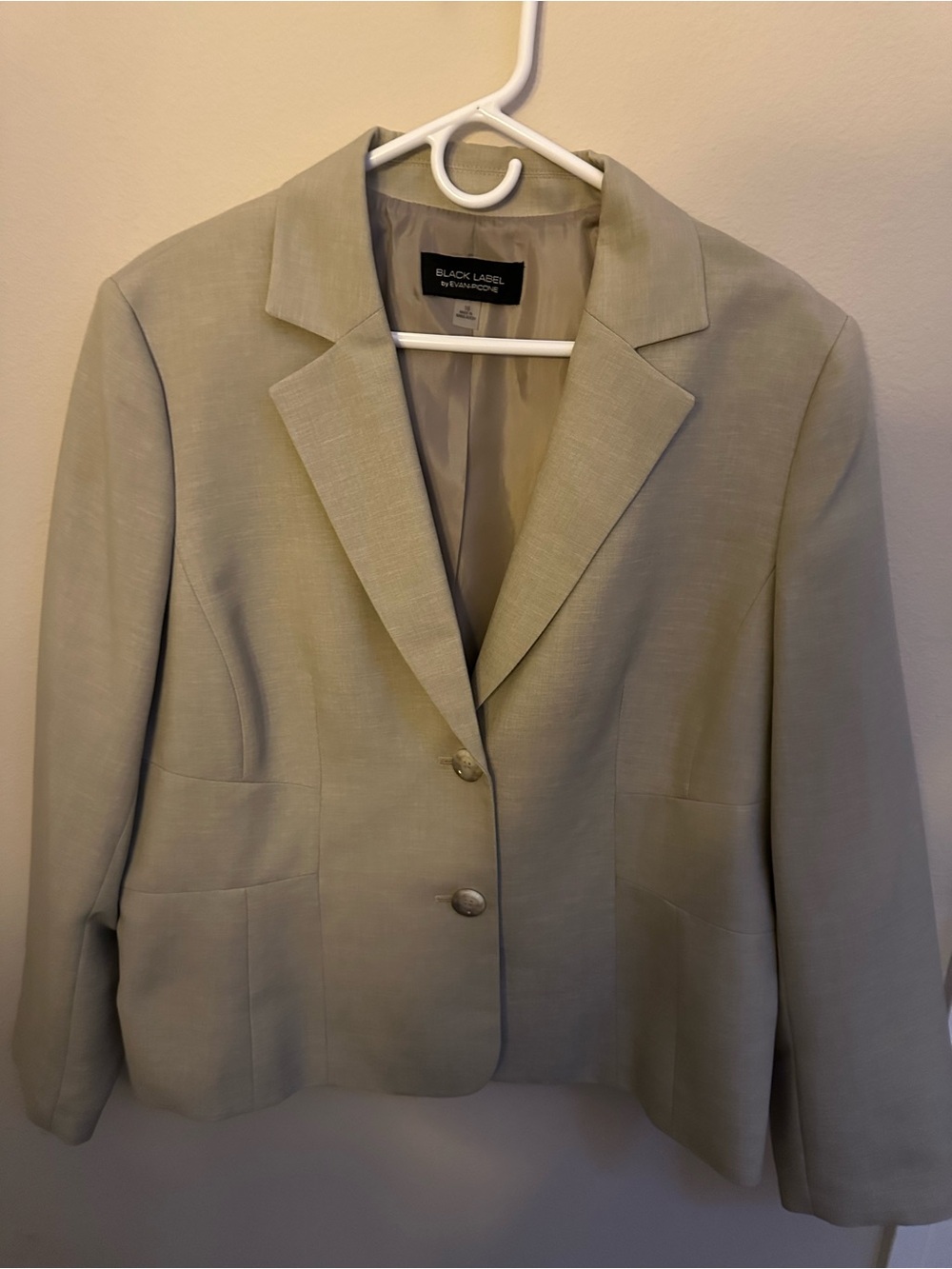 Black Label by Evan Picone Beige Two-Button Blazer, Size 18